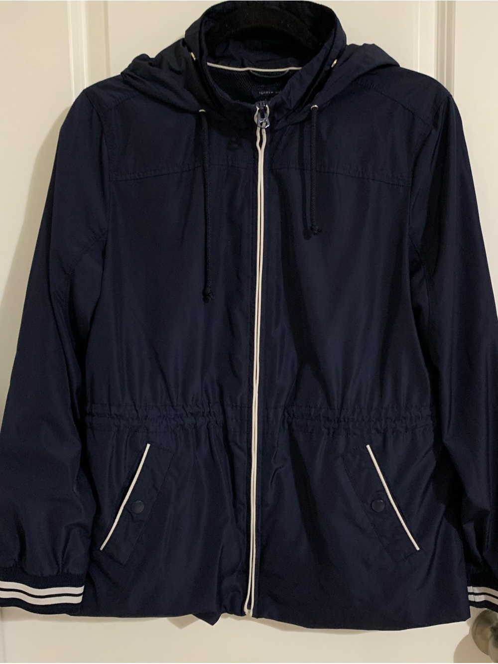 Tommy Hilfiger Navy Hooded Rain Jacket with Contrast Trim, M